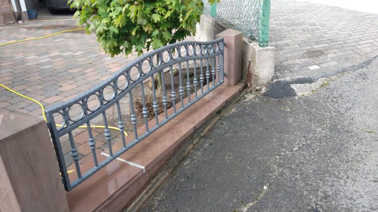 Moderne Metallzäune – Stabilität und Stil